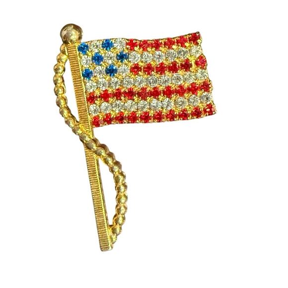 USA Jewelry Bundle: Fourth of July Vintage Fashion Ring, Earrings & Flag Pin - Picture 14 of 15